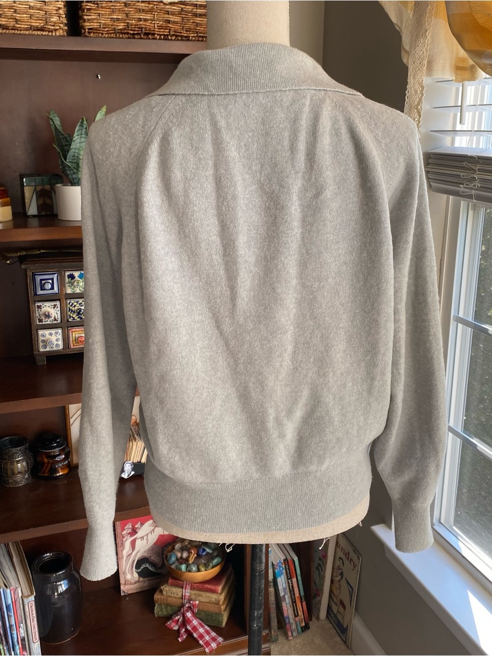 J. Crew 100% Cashmere Light Gray V-Neck Collared Polo Sweater EUC - Picture 5 of 12